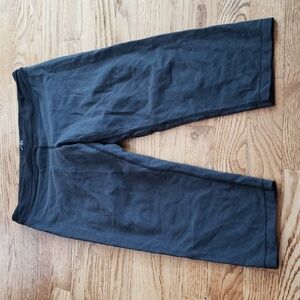 (M) Tuff Athletics Capri Leggings Cropped Fitted Stretch Yoga Athleisure